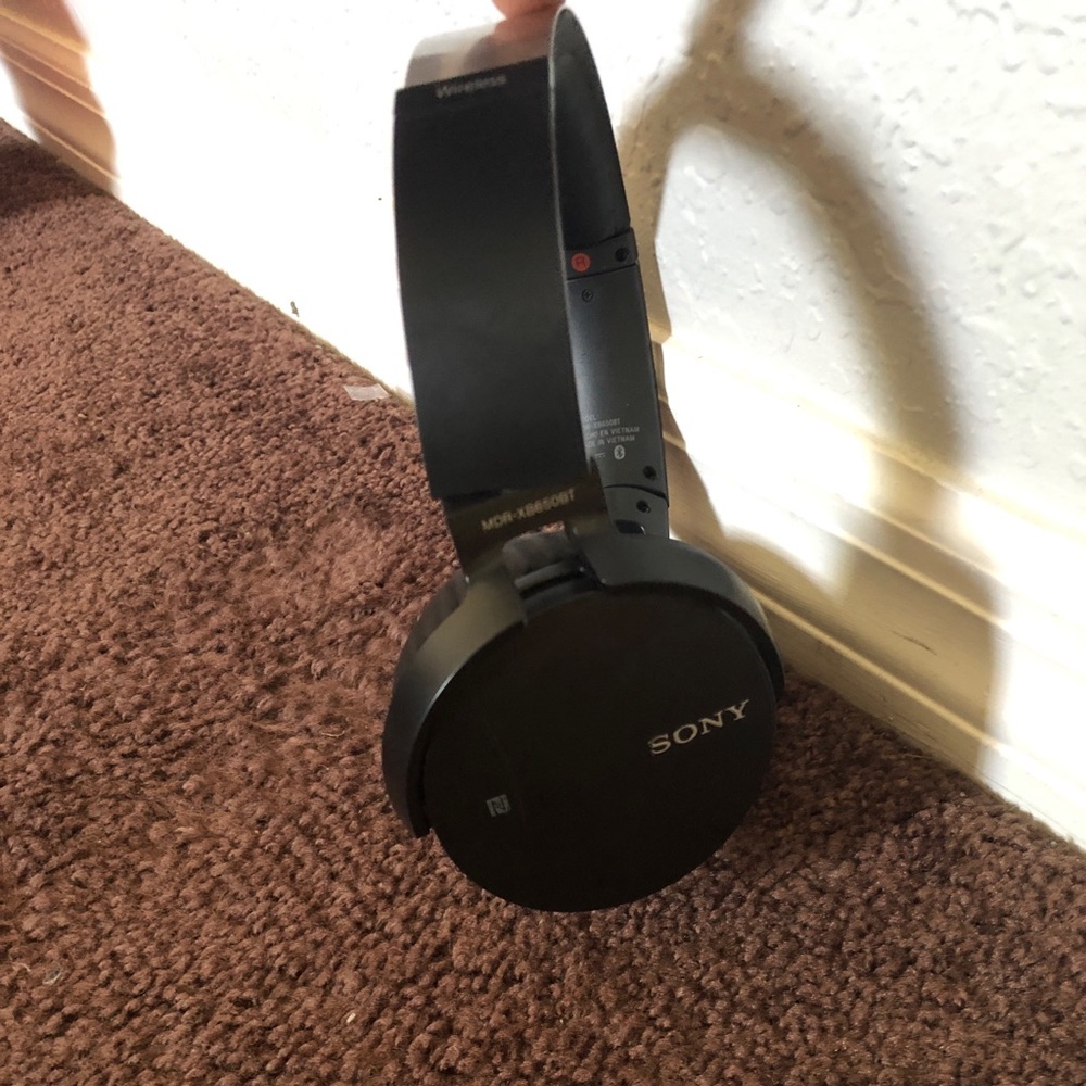 Sony - XB650BT Over-the-Ear Wireless Headphones